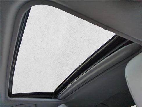 Used 2024 Toyota Camry XLE image 15