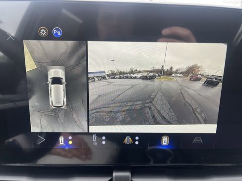 New 2026 Chevrolet Equinox LT w/ Safety and Technology Package AWD/4WD image 8