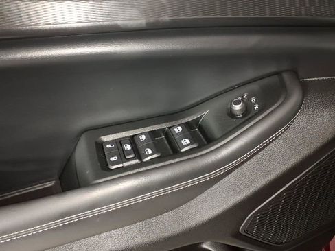 Used 2024 Jeep Grand Cherokee Altitude image 10