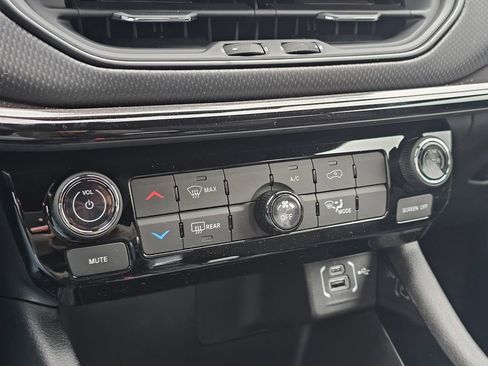 New 2026 Jeep Compass Latitude image 23