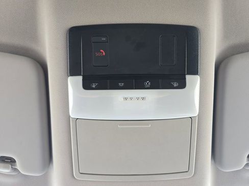 Used 2025 Nissan Rogue SV image 7