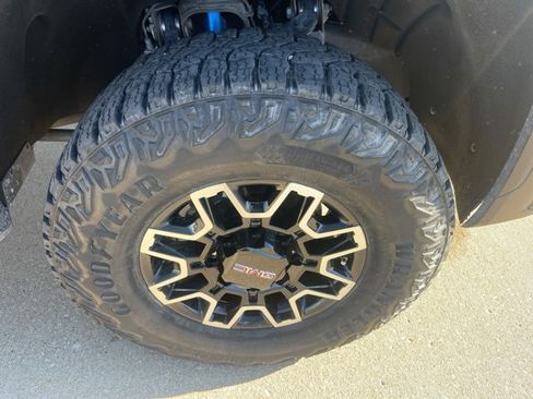 Used 2025 GMC Sierra 2500 AT4X w/ Snow Plow Prep/Camper Package image 63