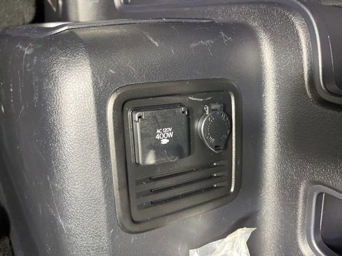 Used 2018 Toyota 4Runner TRD Off-Road AWD/4WD image 41