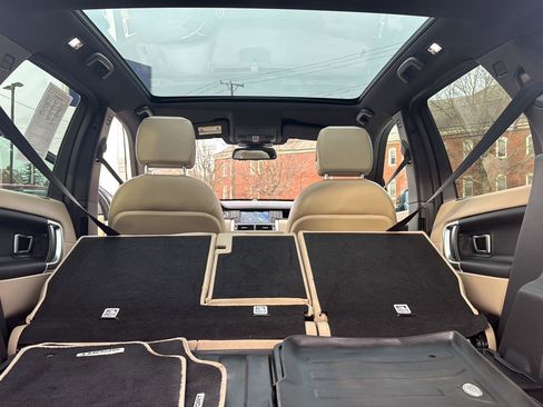 Used 2016 Land Rover Discovery Sport HSE image 21