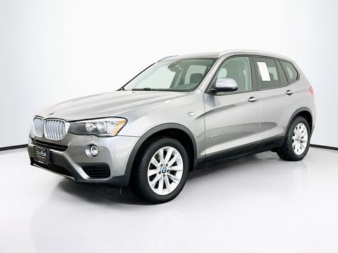 Used 2017 BMW X3 xDrive28i image 3