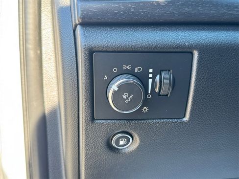 Used 2017 Jeep Grand Cherokee Laredo image 31