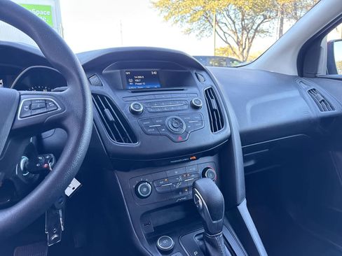 Used 2017 Ford Focus SE image 23