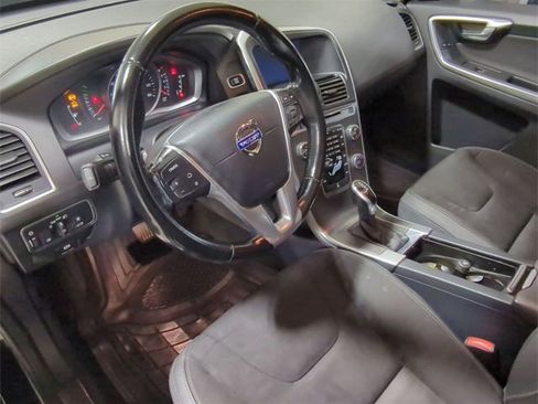 Used 2015 Volvo XC60 T5 image 10