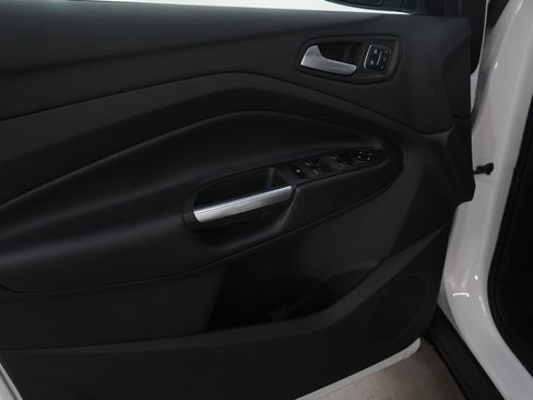 Used 2017 Ford Escape Titanium image 23