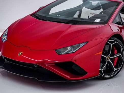 Used 2023 Lamborghini Huracan EVO image 4