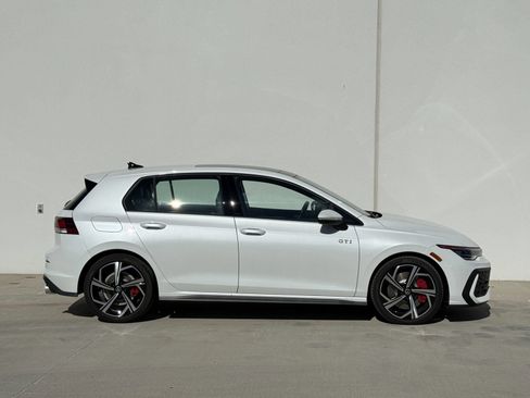 New 2026 Volkswagen GTI SE FWD image 3