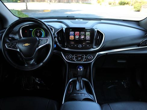 Used 2017 Chevrolet Volt Premier FWD image 11
