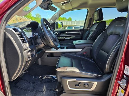Used 2022 RAM 1500 Laramie AWD/4WD image 3