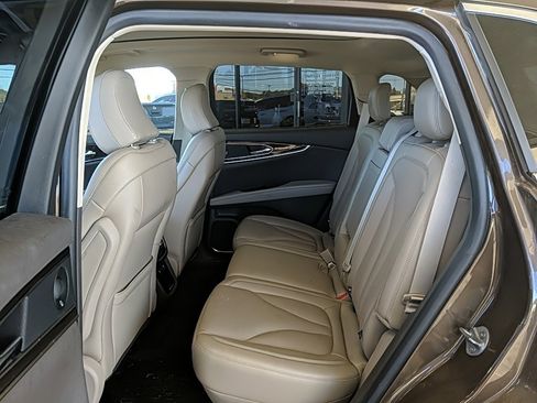 Certified 2022 Lincoln Nautilus Reserve w/ Luxury Package image 12