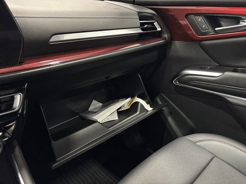 Used 2024 Chevrolet Traverse Z71 image 24