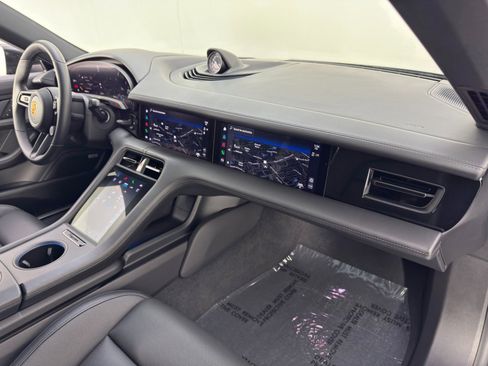 Used 2022 Porsche Taycan 4S image 15