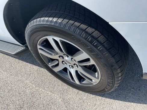 Used 2024 Ford Expedition Limited AWD/4WD image 16