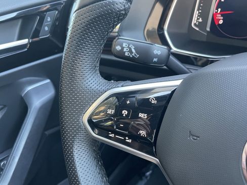 Used 2024 Volkswagen Jetta GLI 40th Anniversary Edition image 36