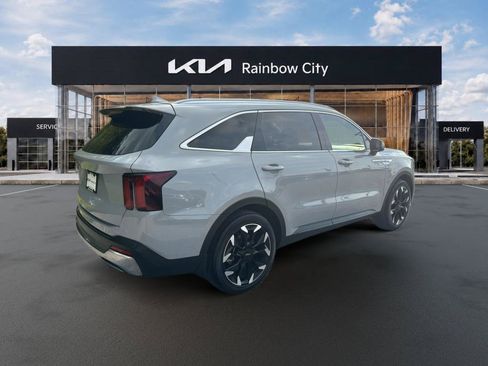 Used 2025 Kia Sorento EX FWD image 5