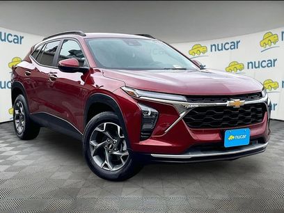 Used 2025 Chevrolet Trax LT w/ Driver Confidence Package