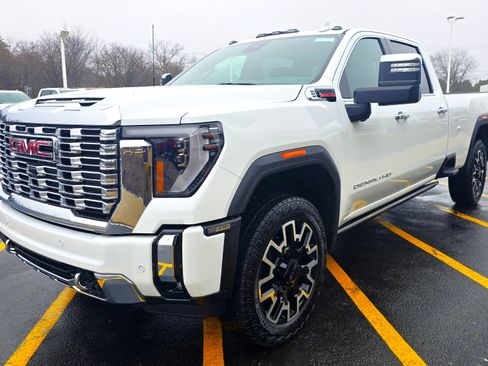 New 2025 GMC Sierra 2500 Denali w/ Denali Reserve Package image 3