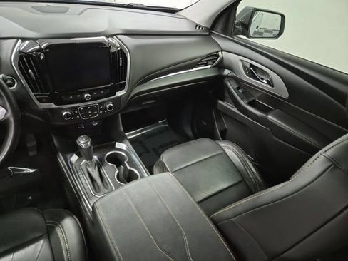 Used 2020 Chevrolet Traverse LT w/ LT Premium Package FWD image 13