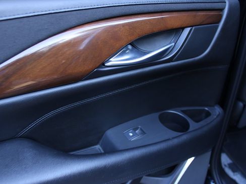 Used 2017 Cadillac Escalade Luxury RWD image 19
