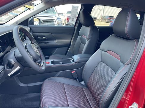 New 2026 Nissan Kicks SR w/ Cold Weather Package image 16