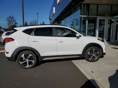 Used 2018 Hyundai Tucson Value image 3