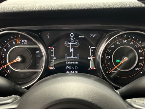 Used 2021 Jeep Gladiator Sport AWD/4WD image 17