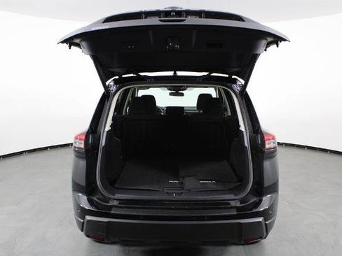 Certified 2025 Nissan Rogue SV image 17