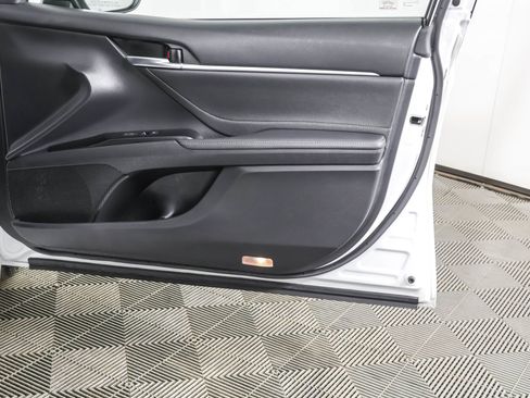 Used 2018 Toyota Camry XSE image 46