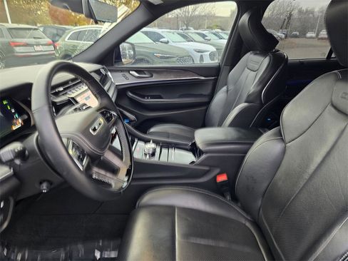 Used 2022 Jeep Grand Cherokee Overland w/ Advanced Protech Group III image 26