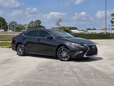 Used 2016 Lexus ES 350 w/ Luxury Package w/Wood Trim image 1