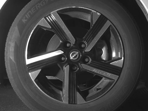 Used 2025 Nissan Sentra SV image 13