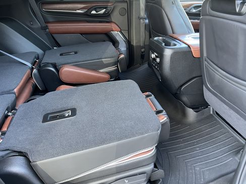 Used 2024 GMC Yukon Denali Ultimate AWD/4WD image 25