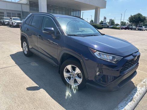 Used 2020 Toyota RAV4 XLE w/ All Weather Liner Package AWD/4WD image 3