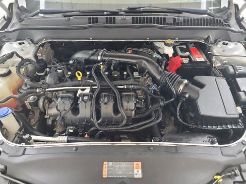 Used 2019 Ford Fusion SE image 30