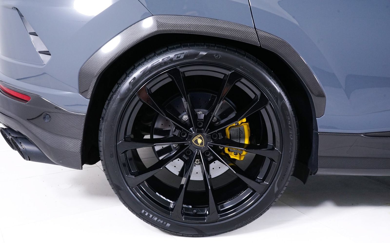 Used 2022 Lamborghini Urus AWD/4WD image 13