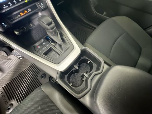 Certified 2024 Toyota RAV4 LE FWD image 21