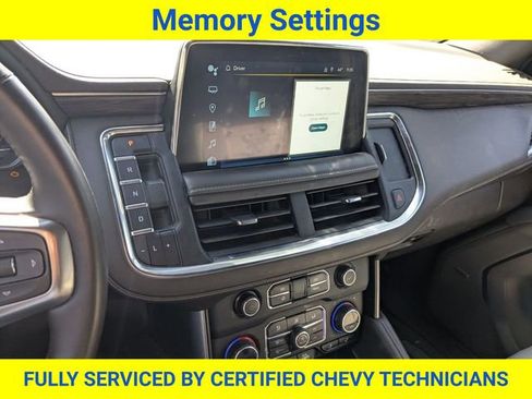 Used 2023 Chevrolet Suburban LT w/ Luxury Package RWD image 24