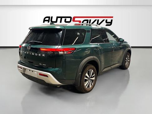 Used 2024 Nissan Pathfinder SL AWD/4WD image 7
