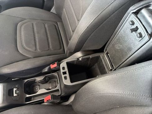 Used 2020 Jeep Renegade Latitude w/ LED Lighting Group FWD image 22