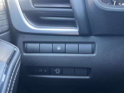 Used 2023 Nissan Rogue SV FWD image 12