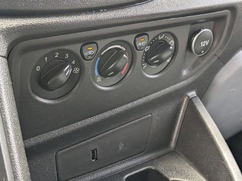 Used 2018 Ford Transit 250 Medium Roof image 22