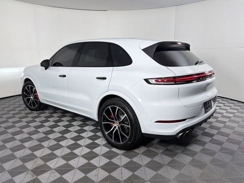 Certified 2024 Porsche Cayenne S AWD/4WD image 3