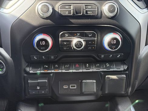Used 2021 GMC Sierra 1500 SLT AWD/4WD image 11