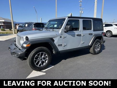 Used 2024 Jeep Wrangler Sport image 3