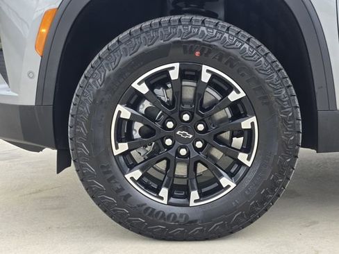 New 2026 Chevrolet Traverse Z71 w/ Enhanced Driving Package image 8