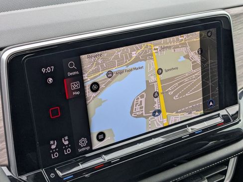 Used 2025 Volkswagen Atlas SEL image 21